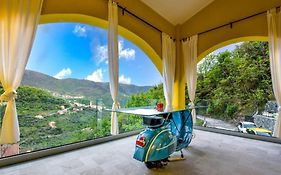 Vespa Apartments