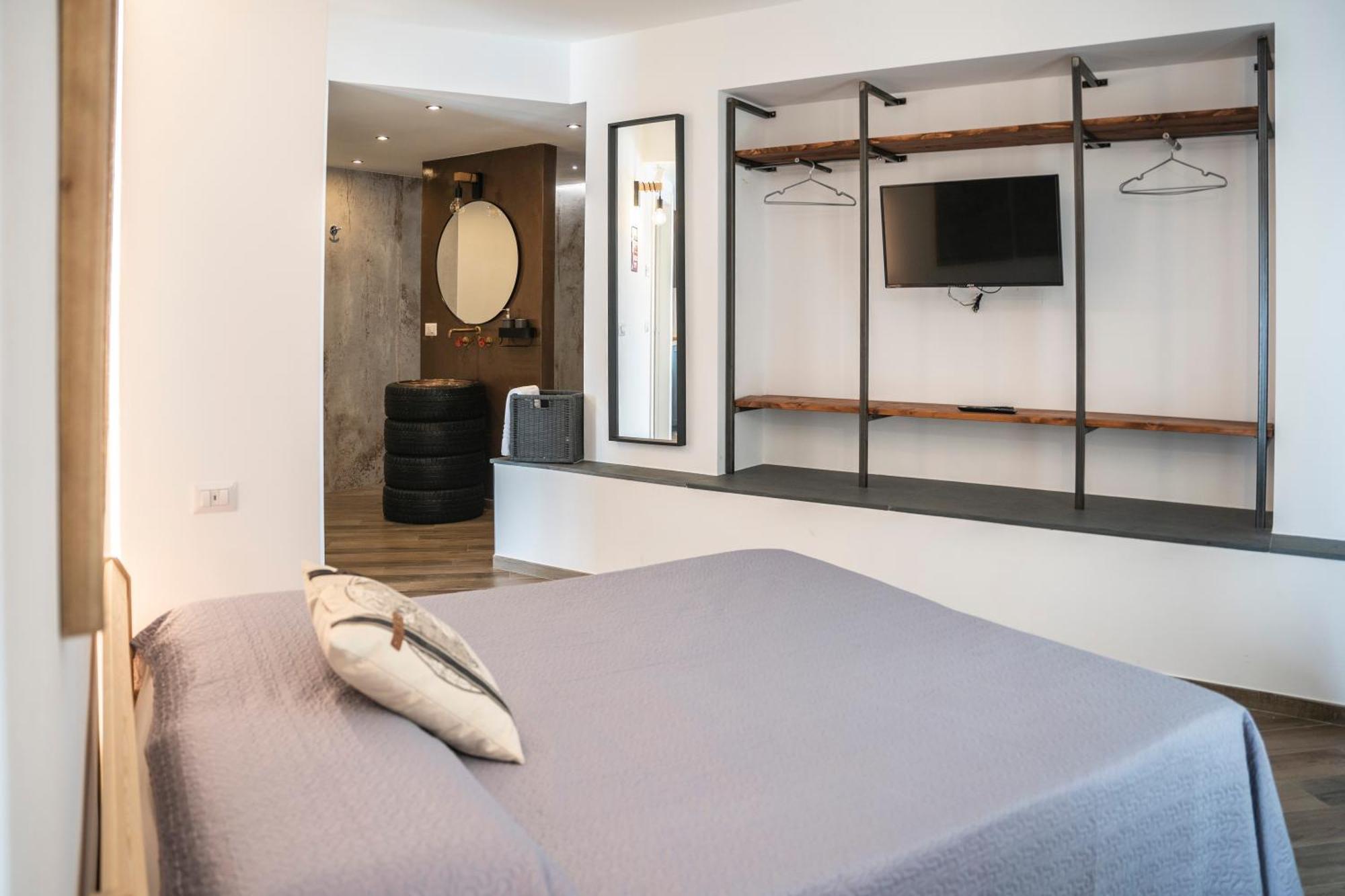 Vespa Apartments Moneglia Szoba fotó