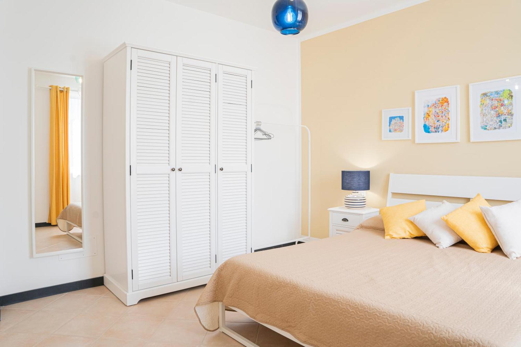 Vespa Apartments Moneglia Szoba fotó